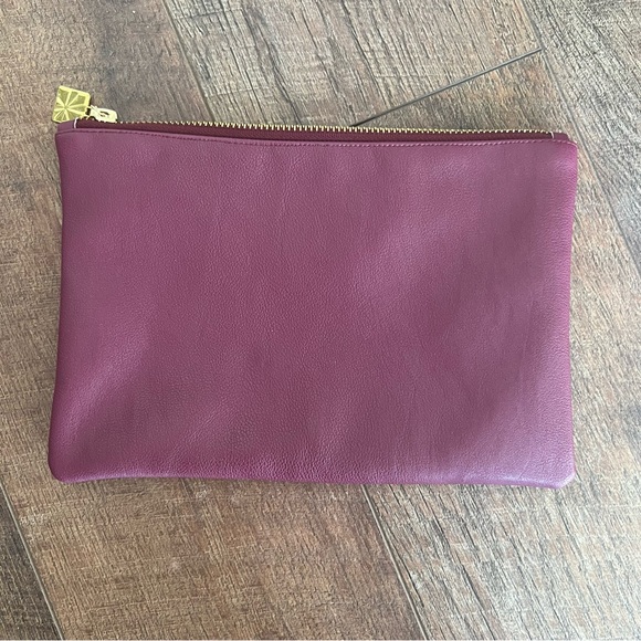 Erin Condren Planny Pack-SMALL
LUXE clutch, Dark Red/Wine - Picture 7 of 10